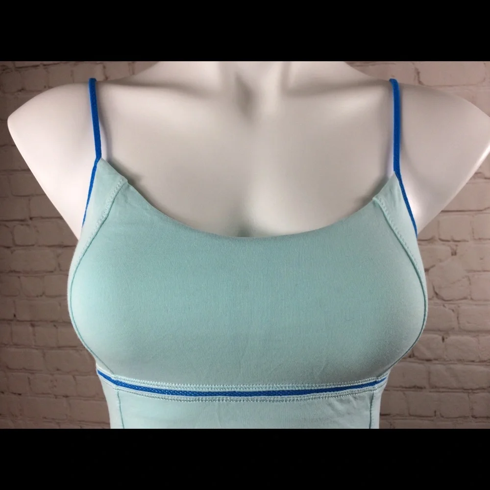 Lululemon luminous tank - Picture 2 of 8
